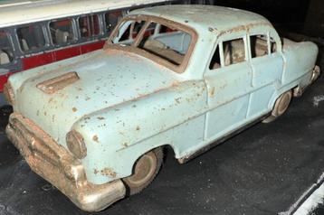 Blikken auto uit 1950 gemaakt door de Japanse firma Nomura beschikbaar voor biedingen