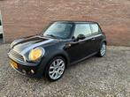 Mini 1.4 16V ONE 2010 Zwart, Auto's, Voorwielaandrijving, Stof, 74 pk, Zwart