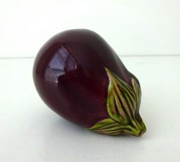 Keramiek aubergine donkerpaars groen blad en steeltje 3705-k beschikbaar voor biedingen