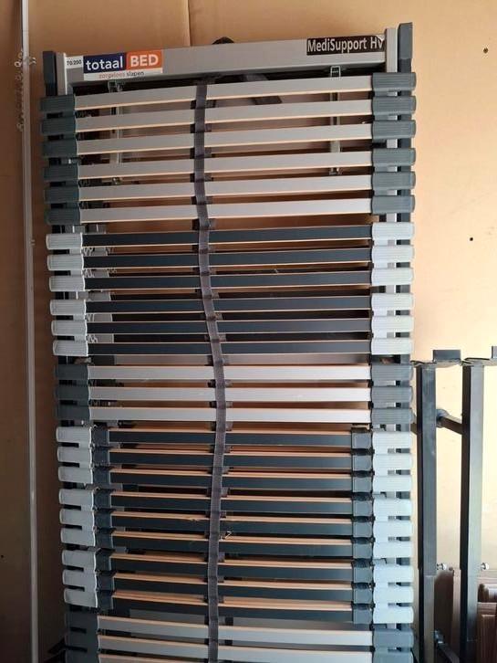 2 Totaalbed bedframes zwart 70x200cm wordt twijfelaar 140cm, Huis en Inrichting, Slaapkamer | Matrassen en Bedbodems, Zo goed als nieuw