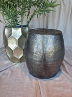 Bijzettafel / bloempot, Minder dan 55 cm, Metaal of Aluminium, Rond, Zo goed als nieuw