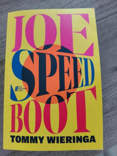 Joe Speedboot - Tommy Wieringa, Boeken, Humor, Zo goed als nieuw, Ophalen