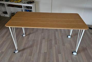 IKEA - bureau op wieltjes met rem   ALS NIEUW!