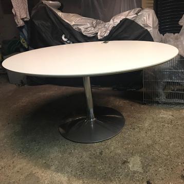 Artifort Circle 3 Pierre Paulin ovale tafel eettafel wit beschikbaar voor biedingen
