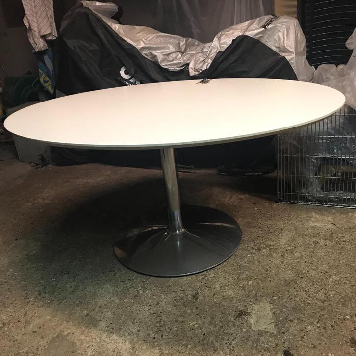 Artifort Circle 3 Pierre Paulin ovale tafel eettafel wit, Huis en Inrichting, Stoelen, Eén, Ophalen