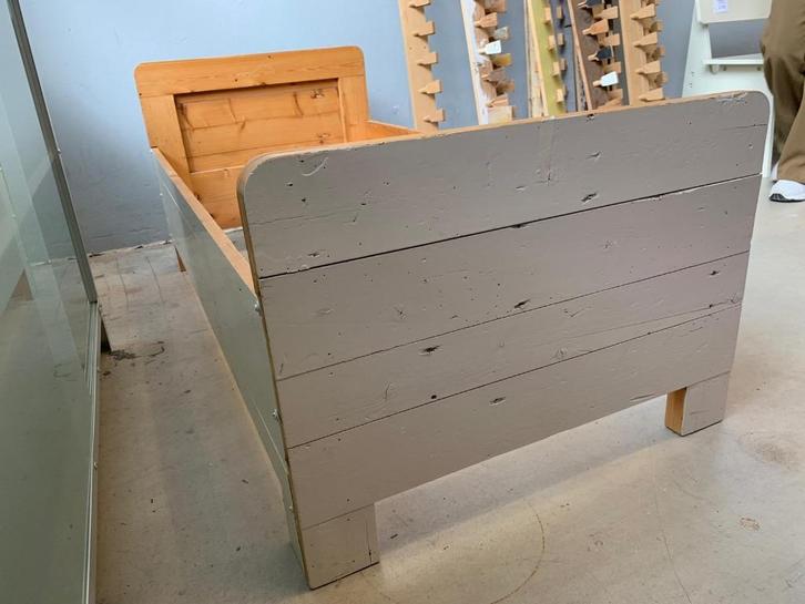 Piet Hein Eek junior bed, Kinderen en Baby's, Kinderkamer | Bedden, Zo goed als nieuw, 140 tot 160 cm, 70 tot 85 cm, Lattenbodem