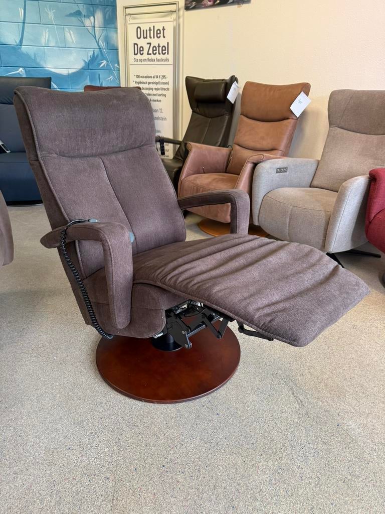 Als nieuw ! Sta op stoel relax fauteuil Prominent Stockholm, Huis en Inrichting, Fauteuils, Ophalen of Verzenden, Nieuw, Stof