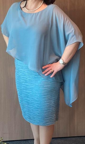 Een elegante jurk beschikbaar voor biedingen
