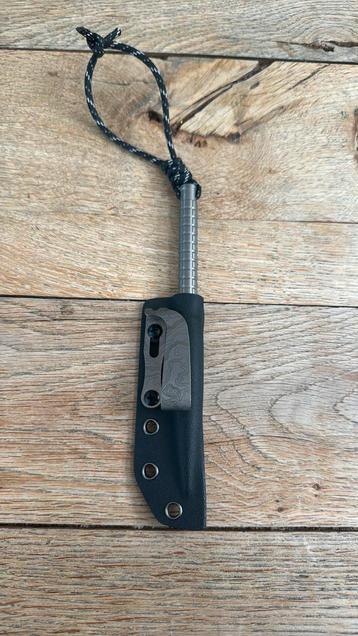 Full titanium icepick met custom holster en titanium clip beschikbaar voor biedingen