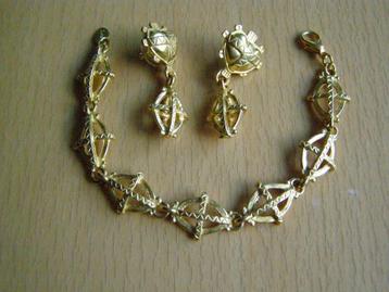 VINTAGE SET ARMBAND OORBELLEN GOUDKLEURIG C. STEIN USA beschikbaar voor biedingen