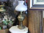 bronzen staande schemerlamp met witte kap olielamp model, Ophalen of Verzenden