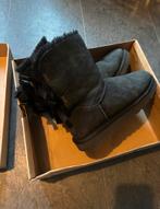 UGG Bailey Bow laarzen - Maat 40 -, Ophalen of Verzenden, Zo goed als nieuw, Zwart, Lage of Enkellaarzen