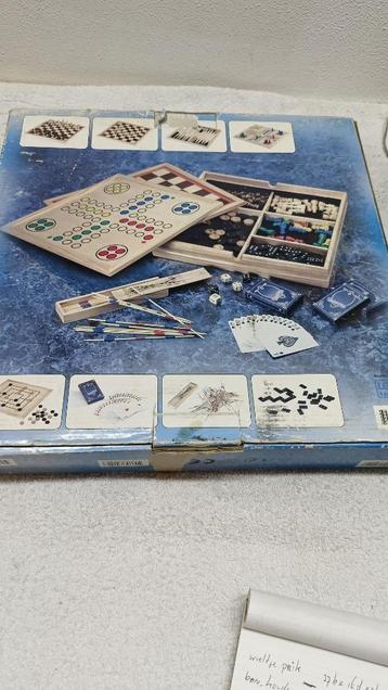 Complete houten spelcassette met borden, stenen & kaarten beschikbaar voor biedingen