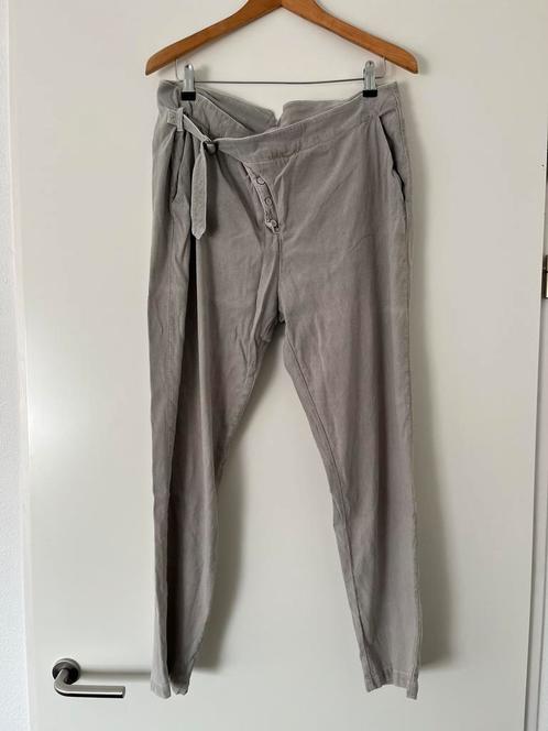 Transit par Such broekje XL, Kleding | Dames, Broeken en Pantalons, Gedragen, Maat 46/48 (XL) of groter, Beige, Kort, Verzenden