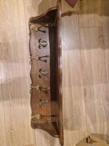 Houten Wandkapstok met plank beschikbaar voor biedingen