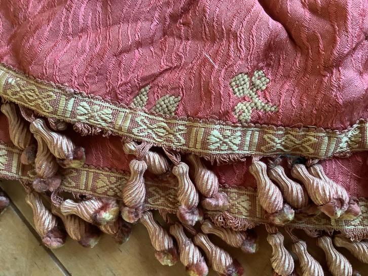 Franse  antieke stof voor kussens of als decoratie., Antiek en Kunst, Curiosa en Brocante, Ophalen of Verzenden