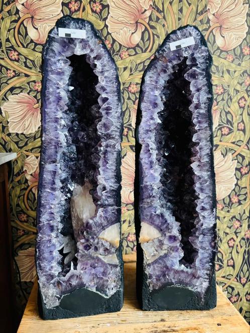 Tweeling amethist geode paar met calciet, Verzamelen, Mineralen en Fossielen, Mineraal, Ophalen