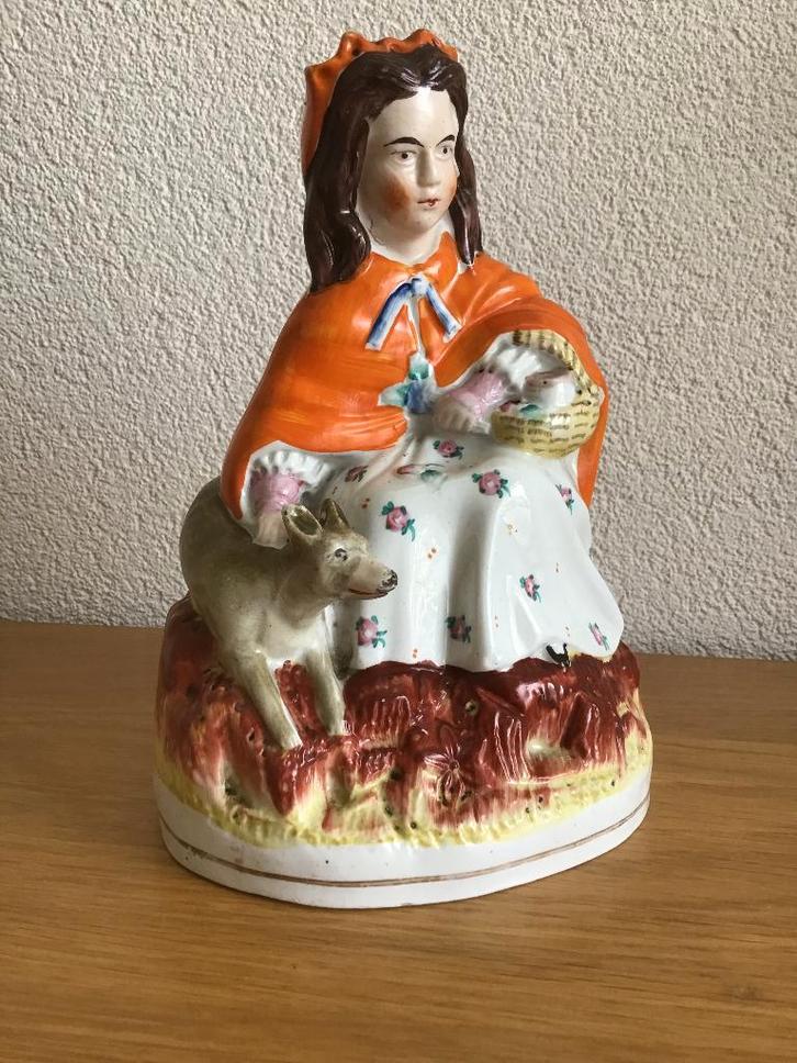 Antiek Staffordshire Roodkapje & wolf figuur, Antiek en Kunst, Antiek | Keramiek en Aardewerk, Ophalen of Verzenden