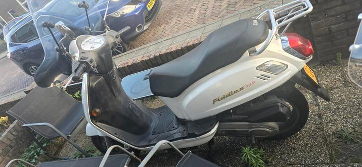 Sym fiddle 2 brom rijd LEES BESCHRIJVING, Fietsen en Brommers, Scooters | SYM, Zo goed als nieuw, Fiddle, Benzine, Ophalen