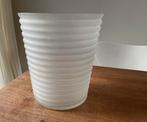 Vaas  23 cm hoog matglas, Wit, Ophalen of Verzenden, Minder dan 50 cm, Glas