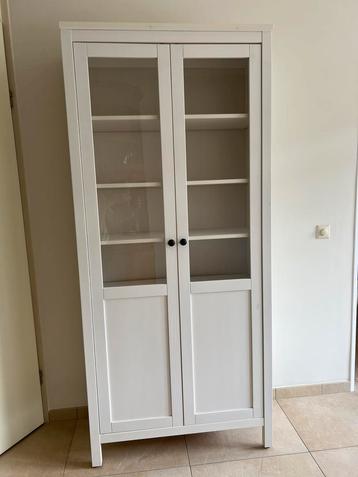 Houten vitrinekast
