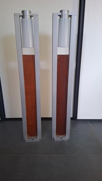Twee nooit gebruikte staande hoge tuinverlichting 92 cm hoog beschikbaar voor biedingen