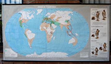 Werldkaart van der vroegste geschiedenis op aarde m migratie beschikbaar voor biedingen