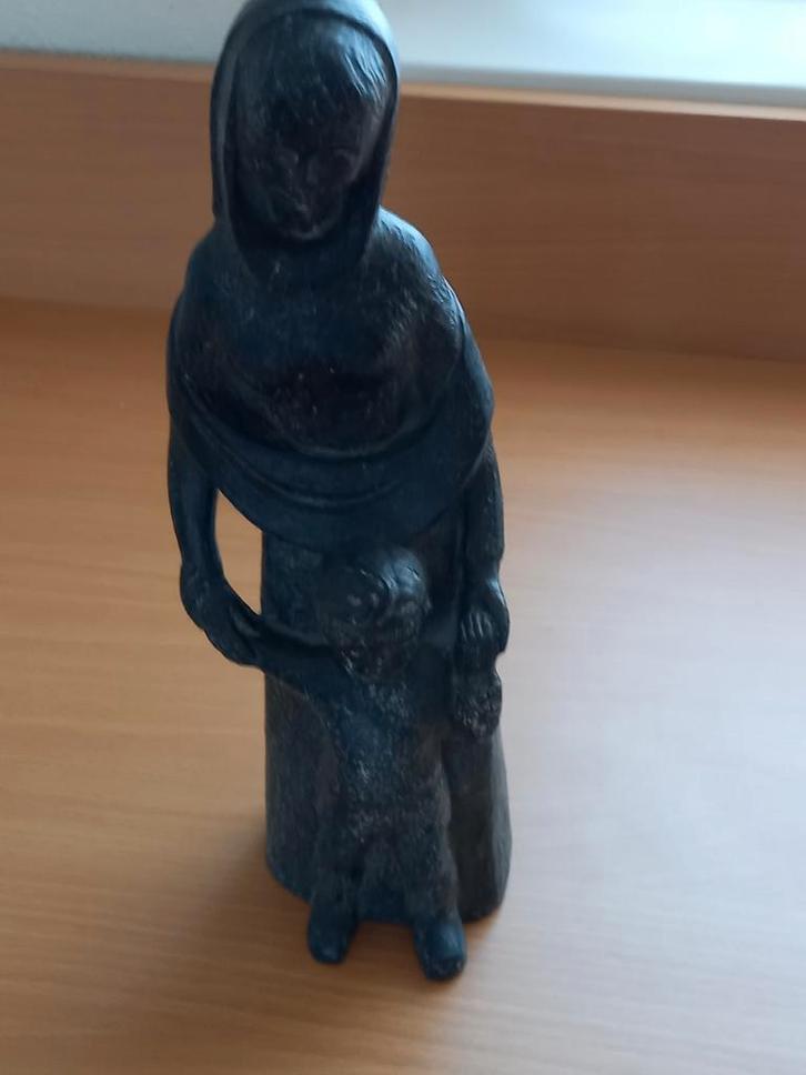 Beeld van moeder en kind, Antiek en Kunst, Kunst | Beelden en Houtsnijwerken, Ophalen of Verzenden