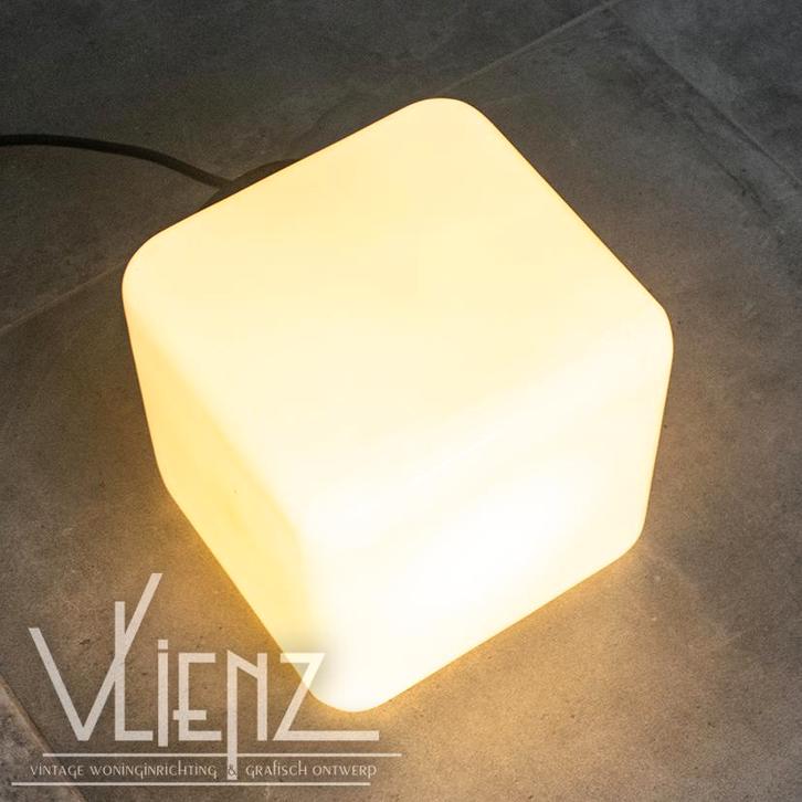 Vintage RZB Kubus lamp, glazen lamp wandlamp, plafondlamp, Huis en Inrichting, Lampen | Plafondlampen, Gebruikt, Glas, Kunststof