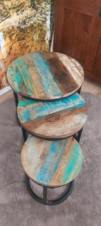 Setje sloophout tafeltjes., Huis en Inrichting, Tafels | Bijzettafels, Minder dan 55 cm, Rond, Zo goed als nieuw, Ophalen