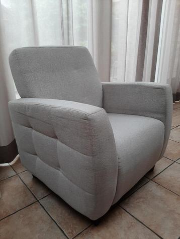 2 beige fauteuils  beschikbaar voor biedingen