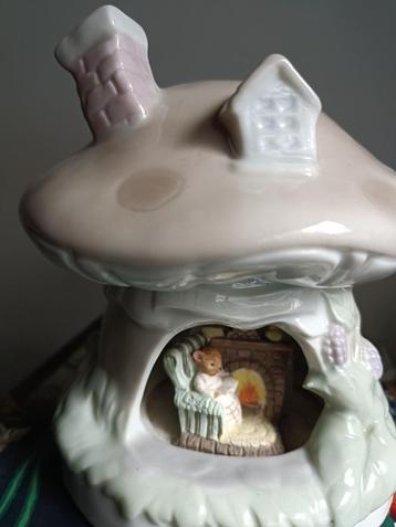 Enesco Muis in een Paddenstoelhuis 1990 beschikbaar voor biedingen