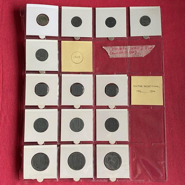 Alle zinken munten uit de bezettings peride 1940 - 1945, Verzamelen, Militaria | Tweede Wereldoorlog, Overige soorten, Overige typen