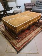 Landelijke poef hocker Rachlin classic bruin suède €135, Ophalen, Industrieel landelijk barok brocante koloniaal boheems vintage