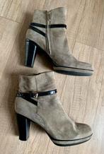 ZGAN Di Lauro suède enkellaarsjes mt 40, Kleding | Dames, Schoenen, Lage of Enkellaarzen, Ophalen of Verzenden, Grijs, Di Lauro