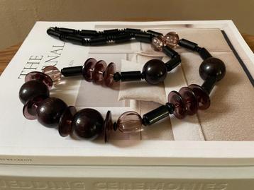 Vintage Revival Acetaat Ketting met Dikke Ebbenhouten Kralen beschikbaar voor biedingen