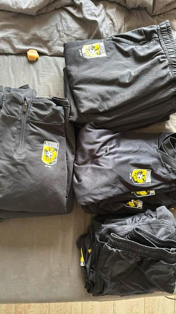 Vitesse trainingskleding pakket beschikbaar voor biedingen