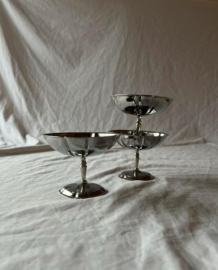 Vintage Franse RVS vlinder ijscoupes bistro dessertservies, Huis en Inrichting, Keuken | Servies, Overige typen, Overige stijlen