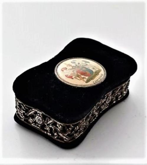 Vintage sieradendoosje, zwart fluweel met metalen ornament e, Antiek en Kunst, Curiosa en Brocante, Ophalen