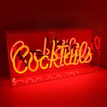 Neon Cocktails lichtreclame (rood) beschikbaar voor biedingen