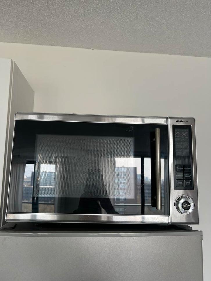 White-Line Magnetron met Grill en Hete Lucht, Witgoed en Apparatuur, Magnetrons, Gebruikt, Vrijstaand, Combimagnetron, 45 tot 60 cm