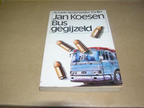 Bus Gegijzeld! - Jan Koesen, Boeken, Thrillers, Gelezen, Nederland, Ophalen of Verzenden