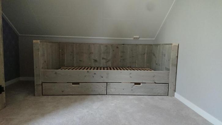 Bedbanken grey wash steigerhout NU € 295,00, Huis en Inrichting, Slaapkamer | Bedden, Nieuw, Steigerhout, Ophalen of Verzenden