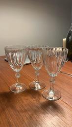 Drie kristallen wijnglazsn, Ophalen