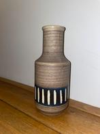 Vintage ILKRA 1008/20 Vaas Bruin/Blauw/Wit gestreept 20x9cm, Gebruikt, Overige kleuren, Aardewerk of Porselein, Ophalen of Verzenden
