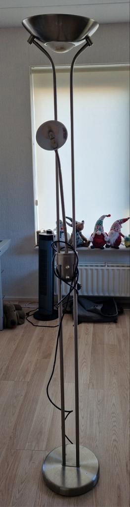 Schemerlamp beschikbaar voor biedingen
