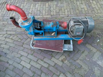 Waterpomp op krachtstroom beschikbaar voor biedingen