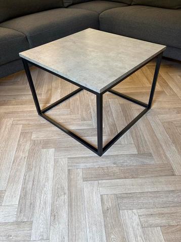 Moderne vierkante salontafel