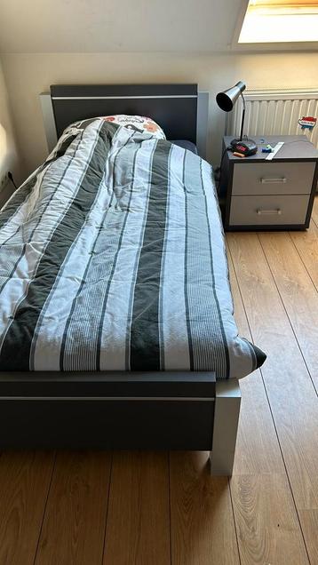 Eenpersoonsbed - Zo goed als nieuw! beschikbaar voor biedingen