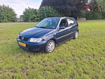 Volkswagen Polo 1.4 44KW 4 deur 2001 Blauw beschikbaar voor biedingen